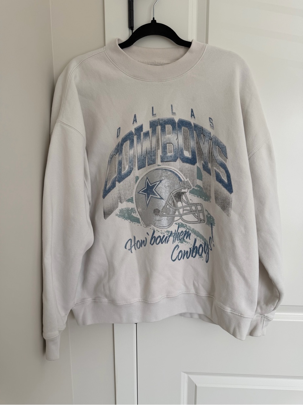 Dallas Cowboys Men's White Crewneck Sweatshirt